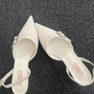 Spetsiga klackar från nelly - Helt oanvända, storlek 37