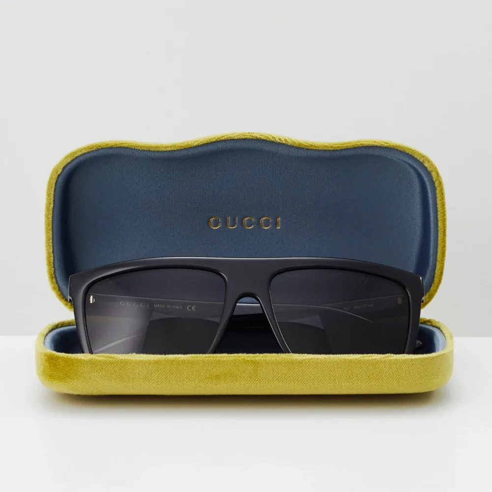 Helt nya gucci solglasögon med box och allt tillbehör☀️fler bilder eller frågor kan tas privat☺️pris går att diskutera. Orginal pris 2.185kr . Övrigt.