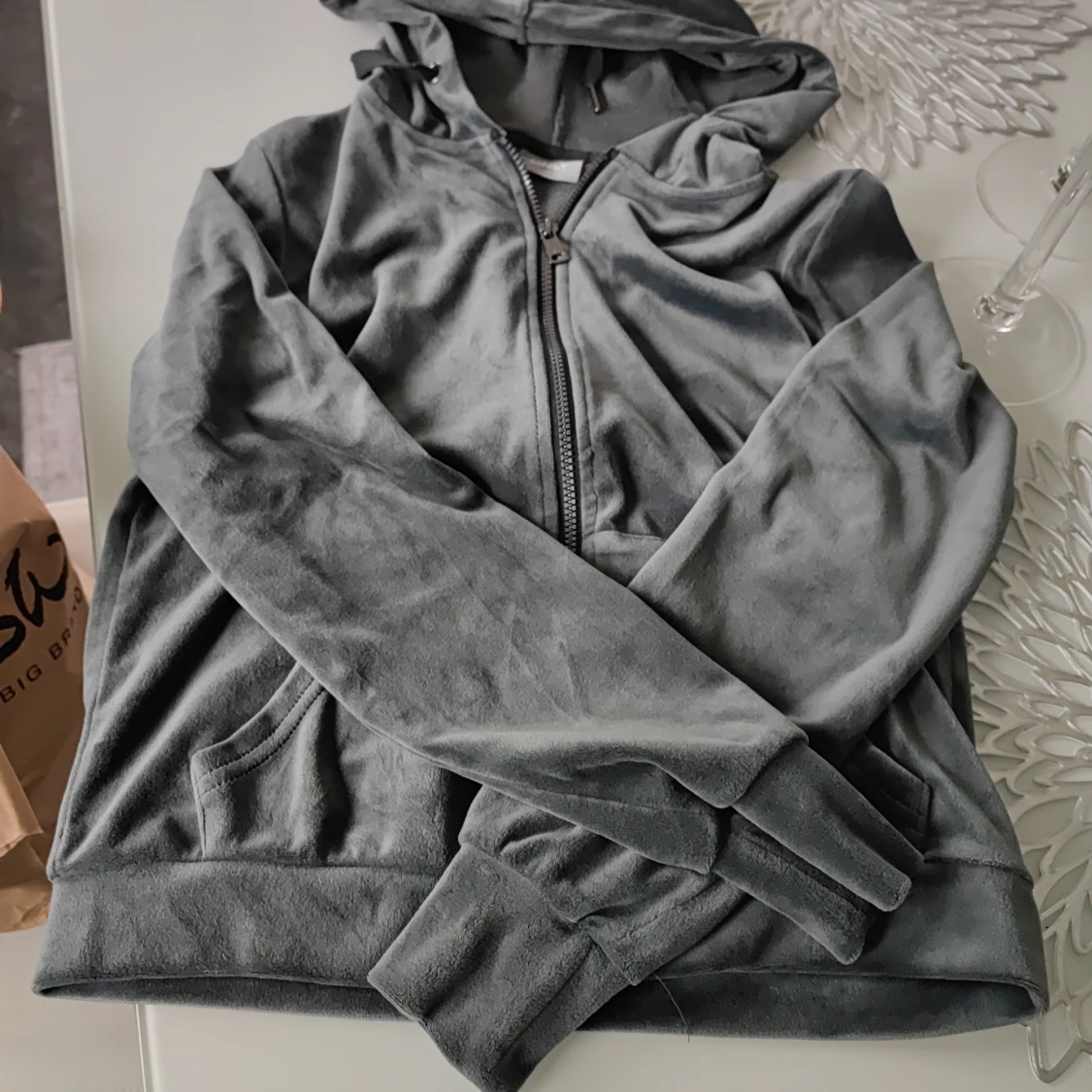 Only grå huvtröja, storlek XS