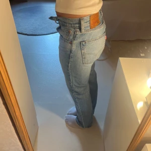 Levis 501 - Skit snygga Levis jeans i modellen 501, tyvärr lite försmå i midjan för mig!🩷