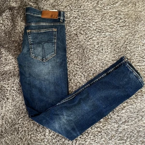 Tiger of Sweden Jeans  - Säljer dessa riktigt feta Tiger of Sweden jeans | storlek 31/34 kan även passa 31/32🔥| Hör av er med ytterligare frågor!🤝