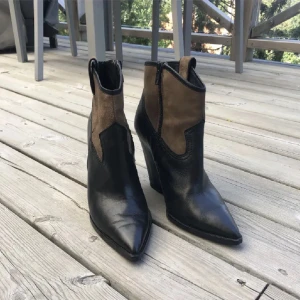 Ash klackskor - Skygga skor i märket Ash i äkta läder och suede läder, säljer då de tyvärr inte passade💕lånade bilder💕