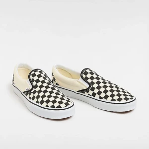 Vans - Rutiga Vans checkerboard, stl 38,5. Obetydligt använda. Liten fläck framtill på ena skon, inget jag tänkt på innan. 