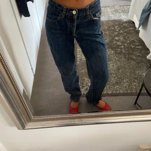 Mörkblå jeans - Super coola mörkblå jeans från Zara!