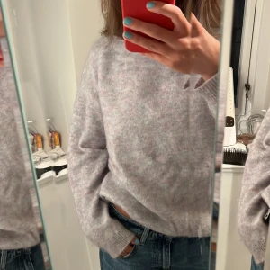 Acne tröja - Så fin tröja från Acne i flera olika färger💚💜🩶Nypris 4000☺️