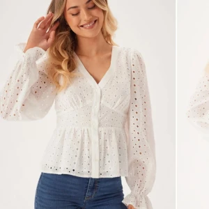 Vit blus  - Jättefin blus från bubbleroom🩷 Använd ett fåtal gånger, helt slutsåld