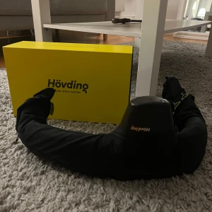 Hövding - Säljer nu min hövding modell 3. Fint skick o använd bara under några månader. Skriv vid funderingar💗
