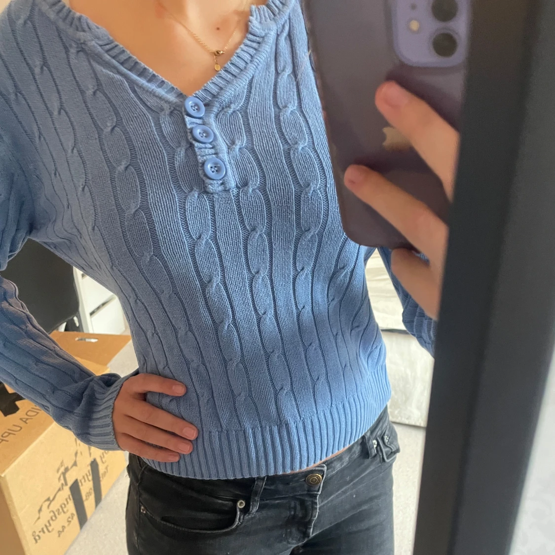 Blå stickad tröja från Isolde