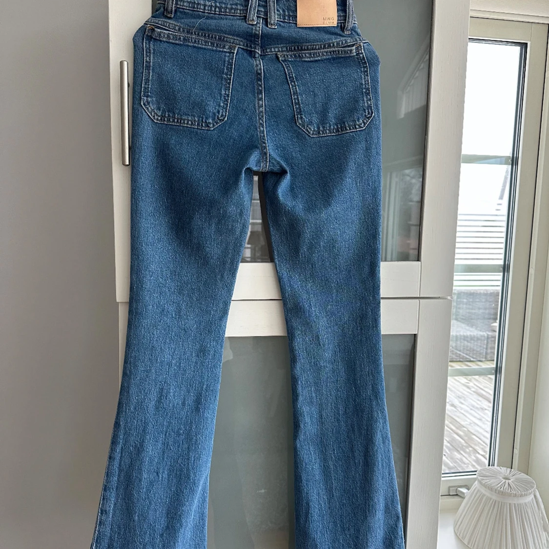 Blå bootcut jeans mango  - 1