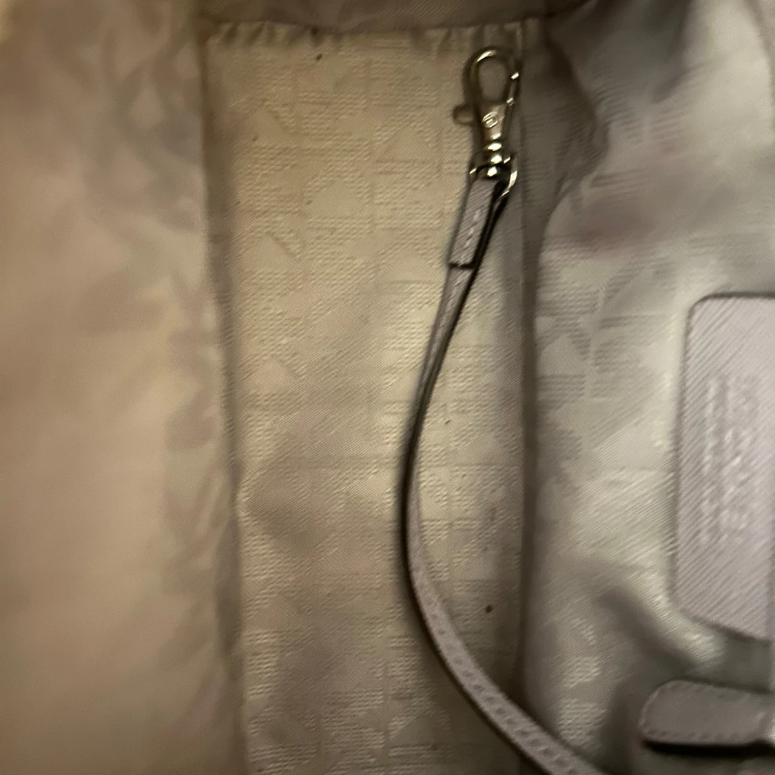 Grå axelväska från Michael Kors - 4