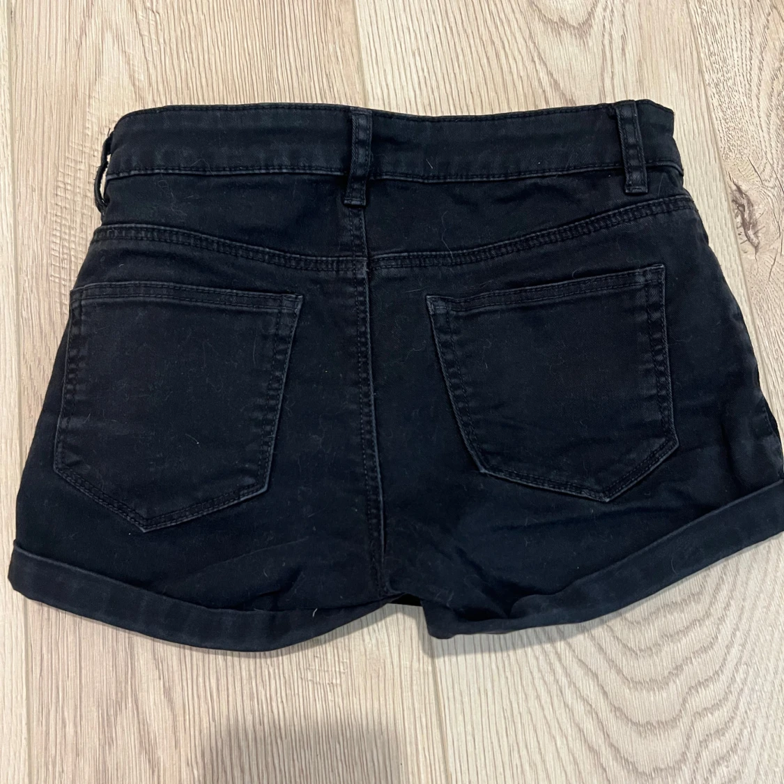 Svarta jeansshorts - 1