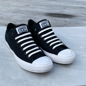 Converse X Chuck Taylor skor - Sällsynta Converse X Chuck Taylor Dojjor | Storlek 44.5 på etiketten men passar mig som har 44 vanligtvis | Endast använd enstaka gång, inga defekter | 🔛🔝
