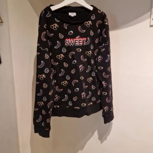 OVS Tröja - Bra skick. Storlek : 152 cm / 12 år.