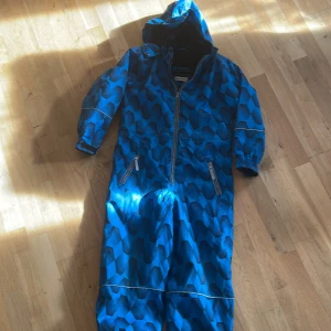 Fodrad vinteroverall - Fin vinteroverall från fransa kids i gott skick. Strl. 128