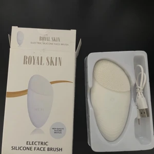 Ansikts rengöring  - Helt ny och oanvänd, kommer med användar manual och laddare