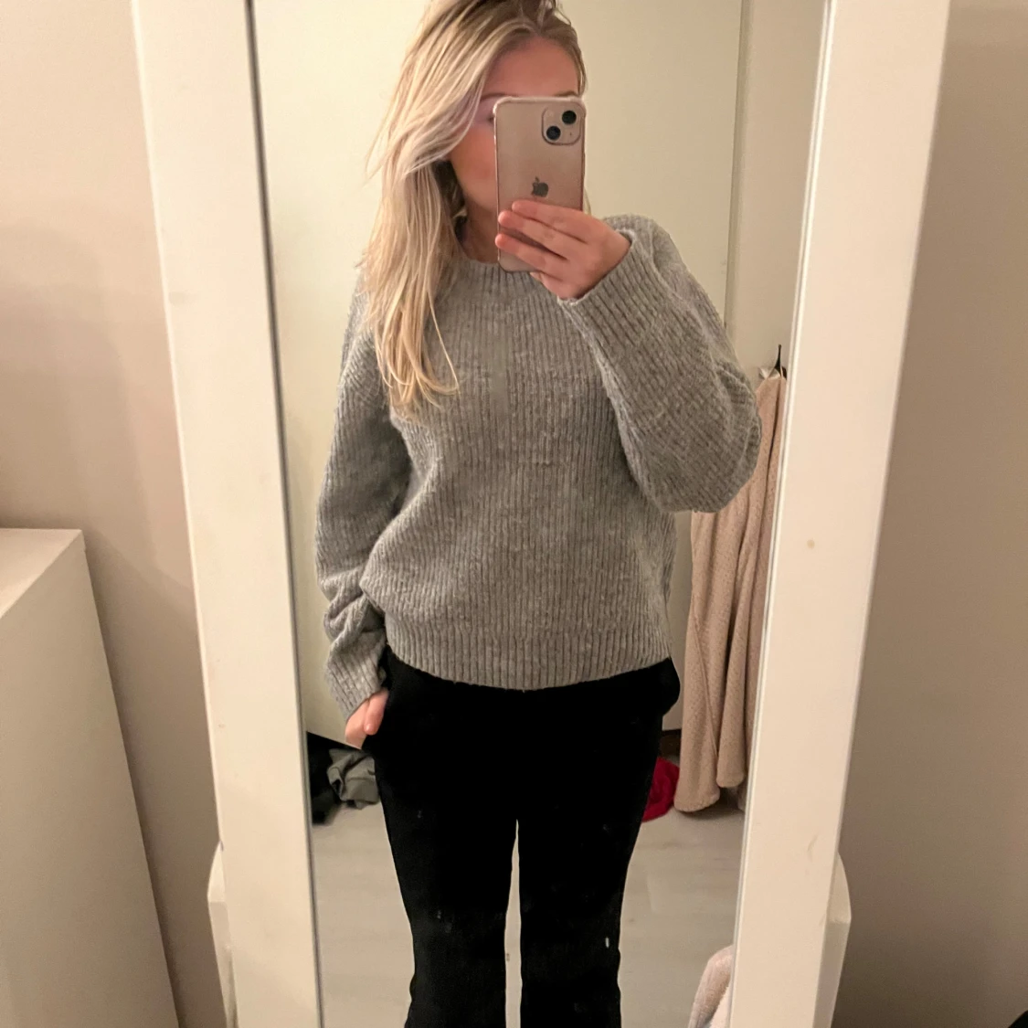 Snygg grå stickad tröja