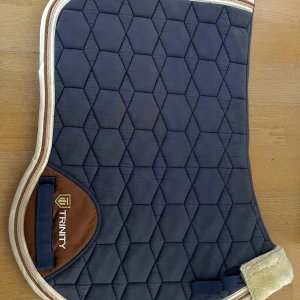 Duvblå schabrak trinity - Duvblått schabrak från trinity i bra skick storlek full. Kan gå ner lite i pris vid snabb affär