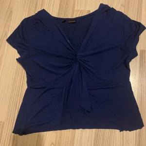 Topp - Jätte söt topp jag köpt secondhand för ca ett halvår sedan. Säljer för att den inte riktigt kommit till användning