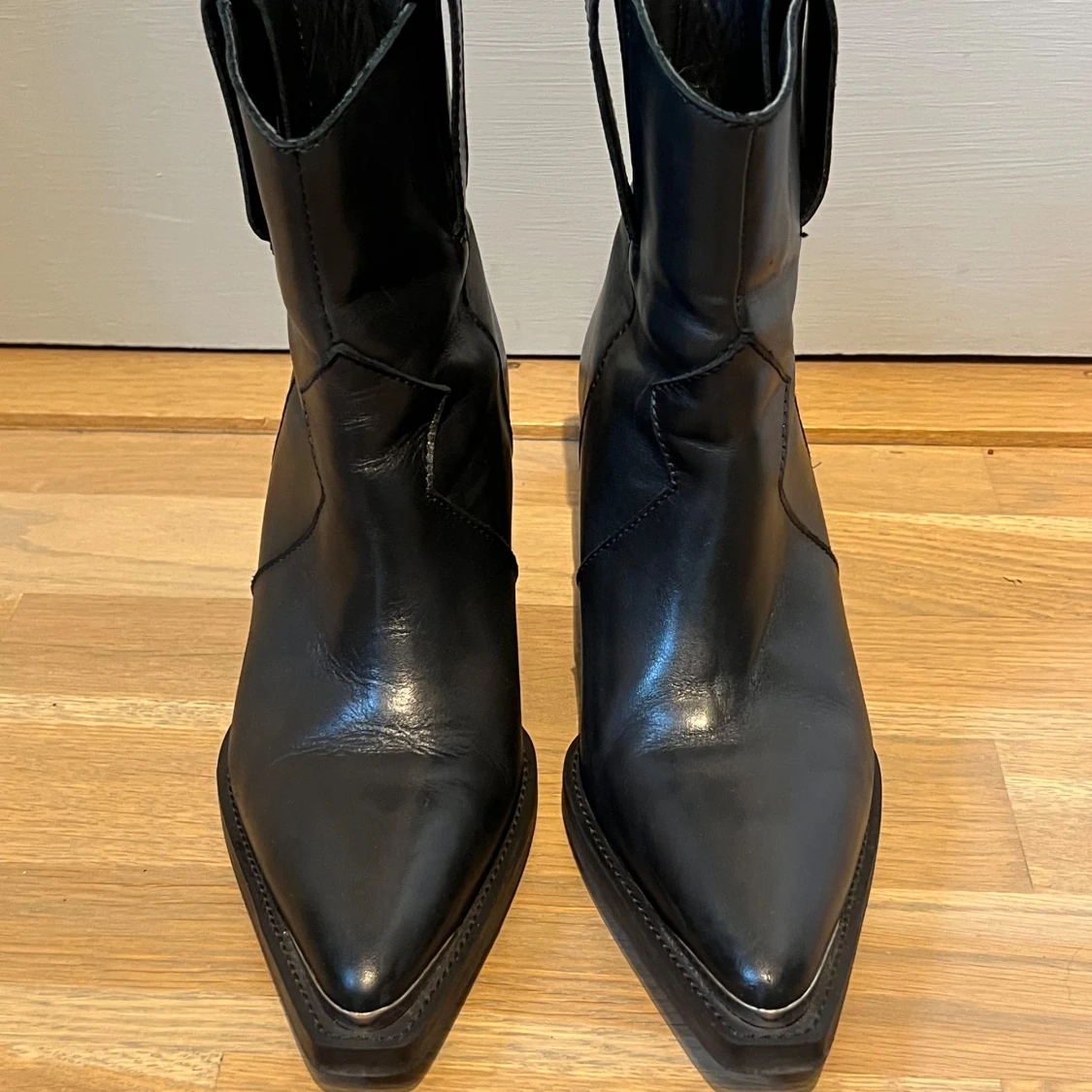 Boots från Carin Wester 