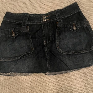 Jeanskjol - 🎀kort kjol 🎀jeans 🎀storlek- 36 🎀från indiska 