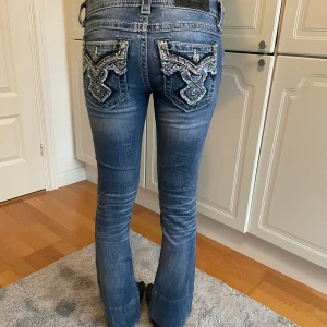 Miss me jeans  - Miss me jeans bootcut. Storlek 25 