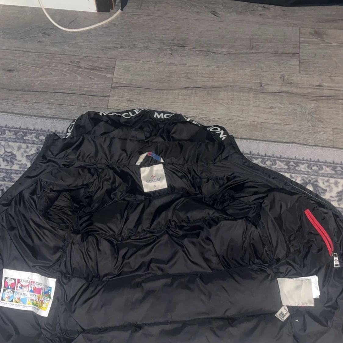 Svart dunjacka från Moncler - 90