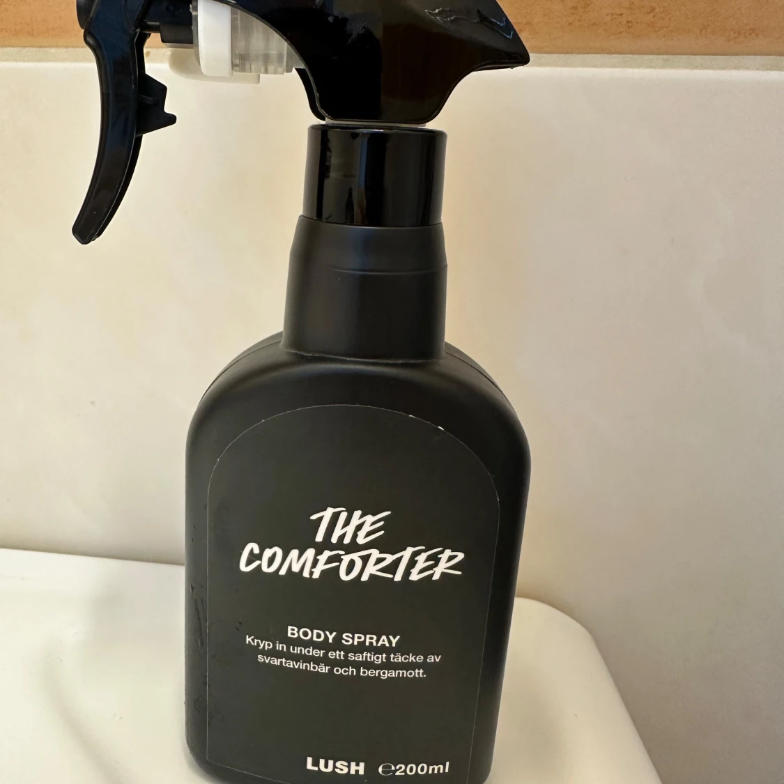 The Comforter Body Spray från Lush