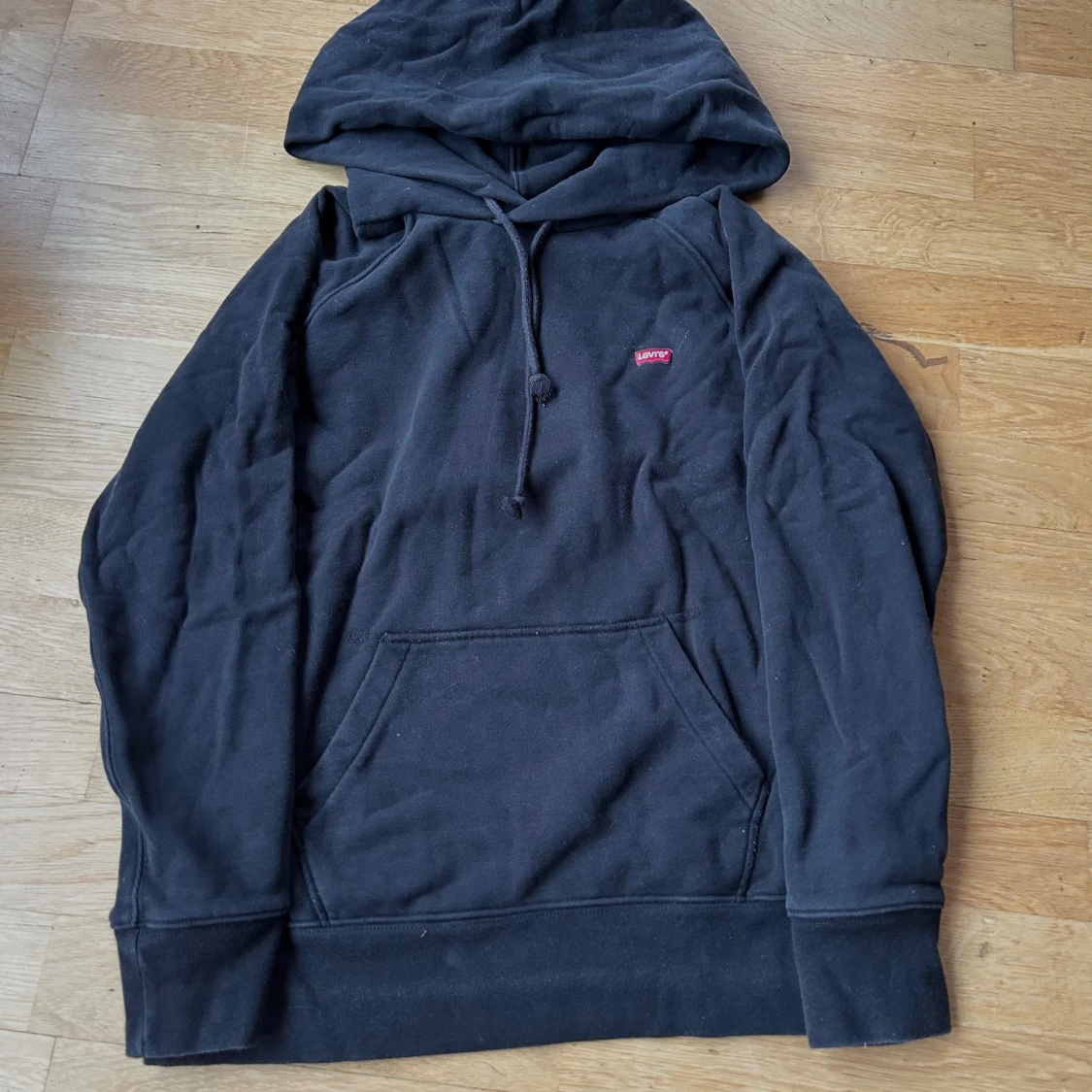 Svart hoodie från Levi's