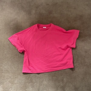 Rosa t shirt - Aldrig använt och jättebra skick