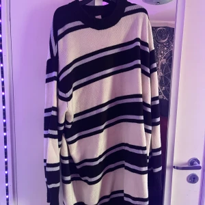 Tröja - lång ”klänning sweater”