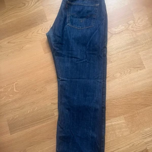 Levis 501 w38/l32 - Raka jeans med Knappgylf  Herr strl w38/l32
