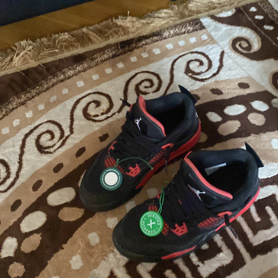 Säljer Jordens 4 de kommer med box och allting med taggen från StockX - 93