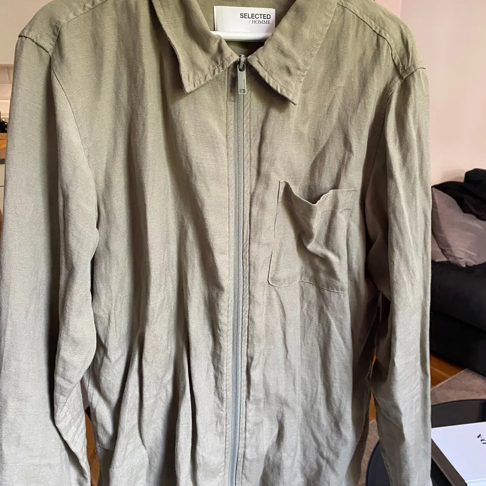 Selected/homme Overshirt i storlek L, använd men i övrigt gott skick.. Jackor.