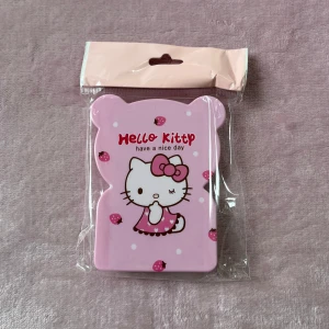 Hello Kitty kamm och spegel  - Hello Kitty kamm och spegel ifrån Sanrio, helt ny💕