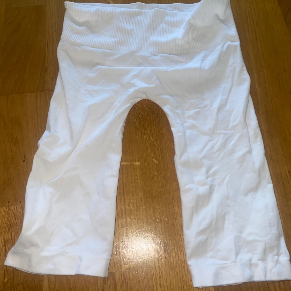 VILA vita cykelbyxor