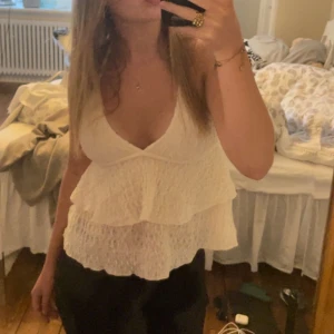 Söt topp - Söt topp från gina i storlek s, använd en gång, mycket fint skick utan någon defekt, 170kr