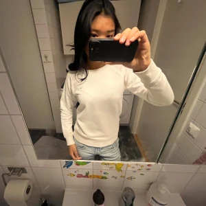 Gant tröja - Jätte skön tjocktröja från gant som inte används, nypris 700kr säljer för 400kr! Använd gärna köp nu 💗