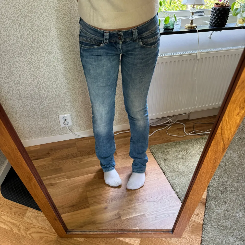 Köpta från Zalando förra året, skit snygga! Storlek W29L32💕. Jeans & Byxor.