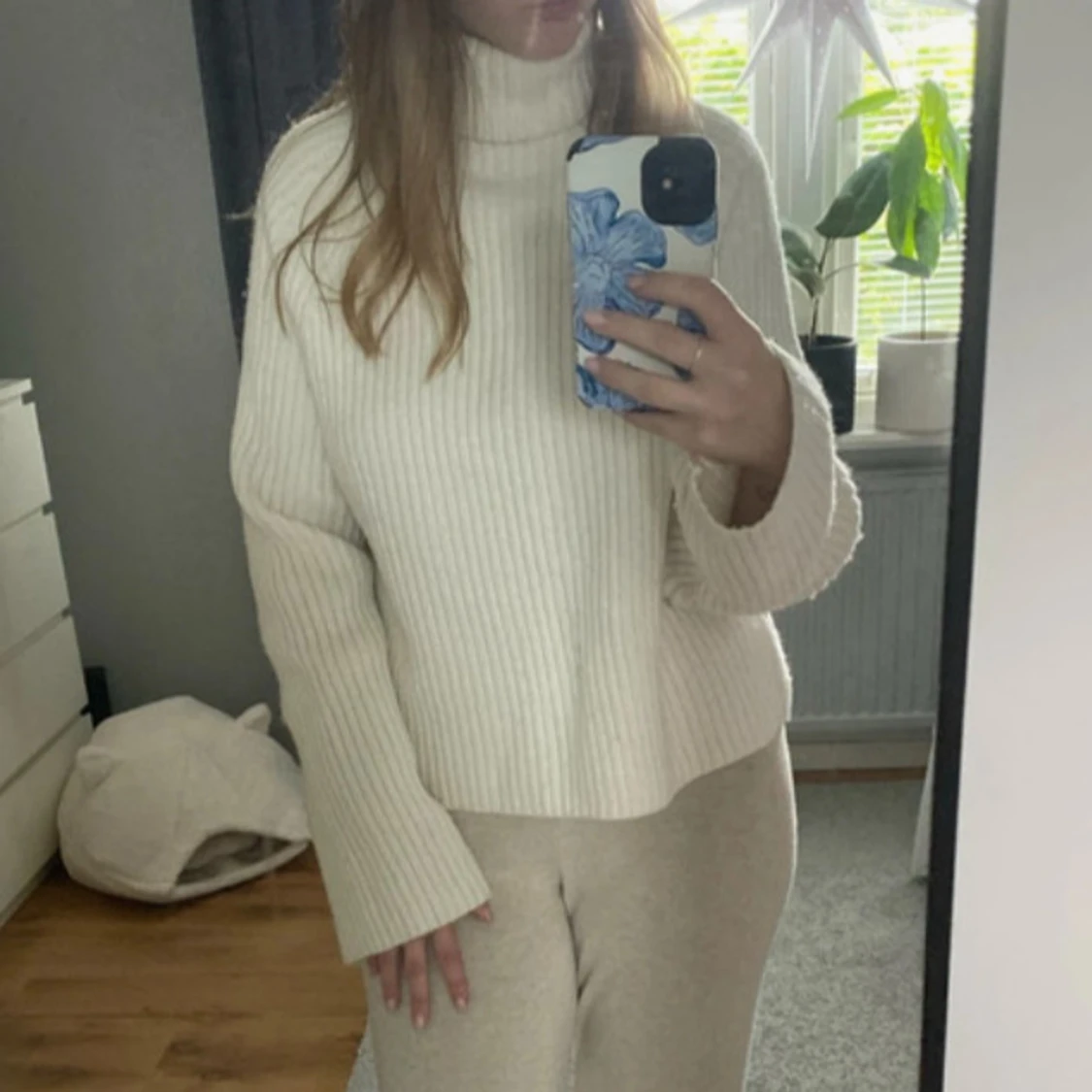 Vit stickad tröja med polokrage från hm - 90