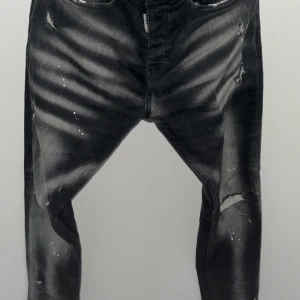 dsquared2 jeans  - Helt nya, för mer bilder hör av er. 