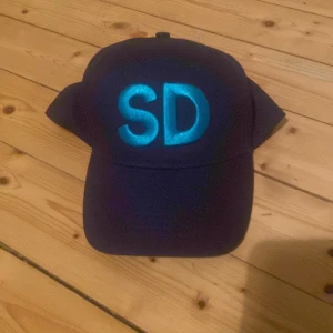 Keps - Säljer denna galet feta kepsen för endast 399kr kom i dm för frågor och prisförslag