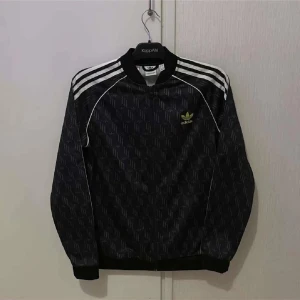 Adidas ziptröja - Bra skick