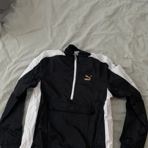 Puma windbreaker - Bra skick, knappt använt den