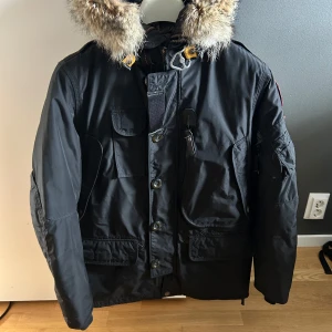 Parajumers Kodia - Parajumpers Kodiak. Svart. Storlek S. Mycket fint skick! 