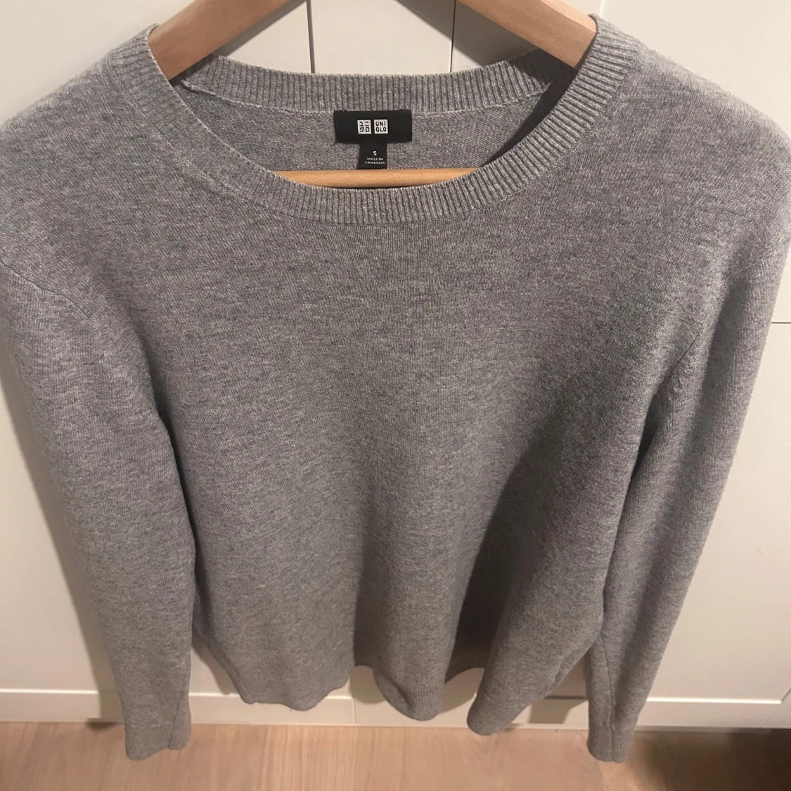 100% CASHMERE TRÖJA FRÅN UNIQLO