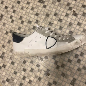 Philippe model prsx - Säljer dessa tvärr feta Philippe model i super bra skicka, tveka inte på att ställa frågor, obs inget og ingår