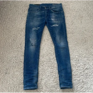 Dondup jeans - Storlek 30 skriv för bilder 