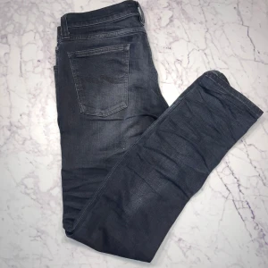 Nudie Jeans - Säljer nu ett par feta Nudie Jeans | Skick : 7/10 | Pris kan diskuteras ✅| Hör av er vid frågor |