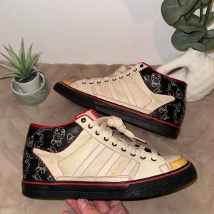 Adidas Superskate Vulc x Andrew Pommier Limited Edition - Adidas Superskate Vulc x Andrew Pommier Limited Edition  Size: 43 1/3 Condition: Very Good  All defects are Always shown in the pictures if there are any!! Questions? Feel free to ask!  Checkout my account for more shoes, you might find a gem you size‼️