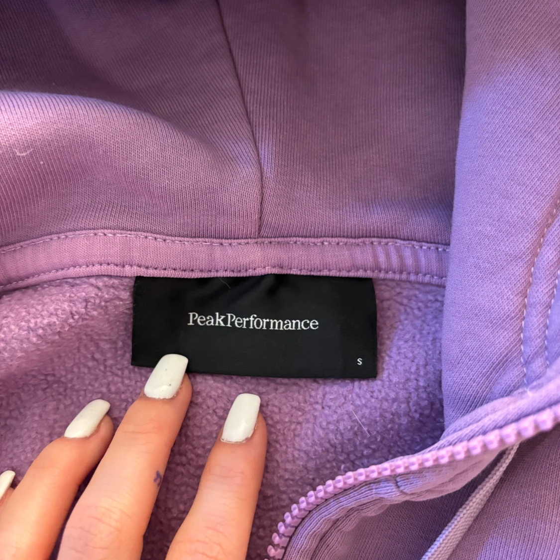Lila hoodie från Peak Performance - 3
